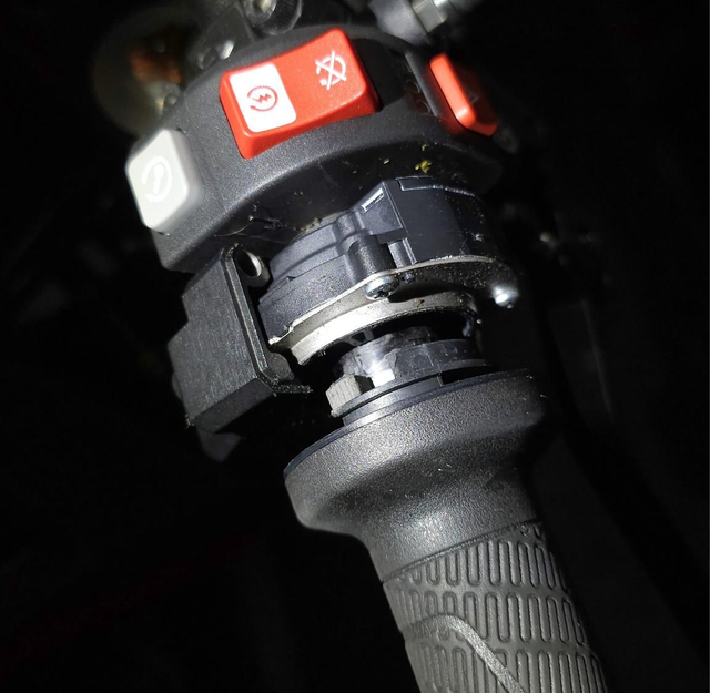Gasgriff Spacer Superduke 1290 R 2.0